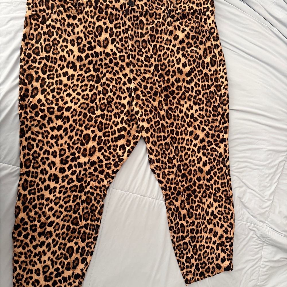 Torrid Leopard Print Capris